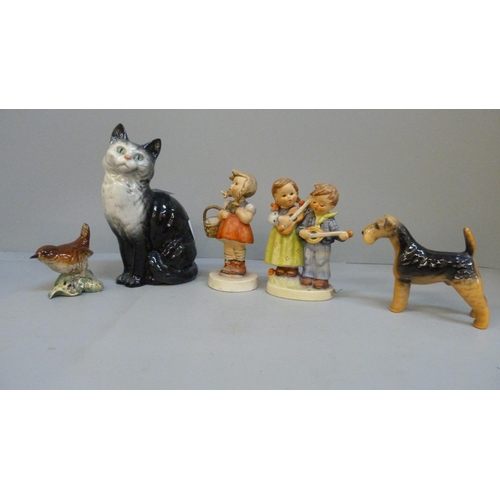 618 - Three Beswick animal figures and two Goebel figures