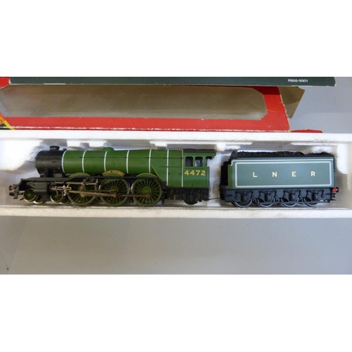 628 - Two Hornby 00 gauge locomotives, R350 Mallard and Flying Scotsman