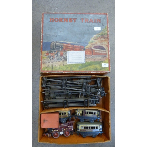 660 - A Hornby 0 gauge tin plate train set