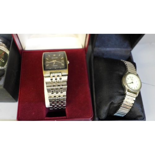 723 - Assorted boxed wristwatches