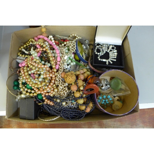 736 - A large box of mixed costume jewellery including vintage