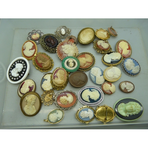 906 - A collection of cameo brooches