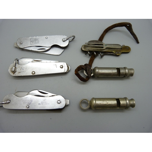 915 - Three military pocket knives, each with broad arrow, 1945, 1954 and 1955, one other multi-knife and ... 