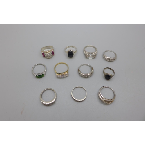 982 - Eleven silver gem set rings, three a/f