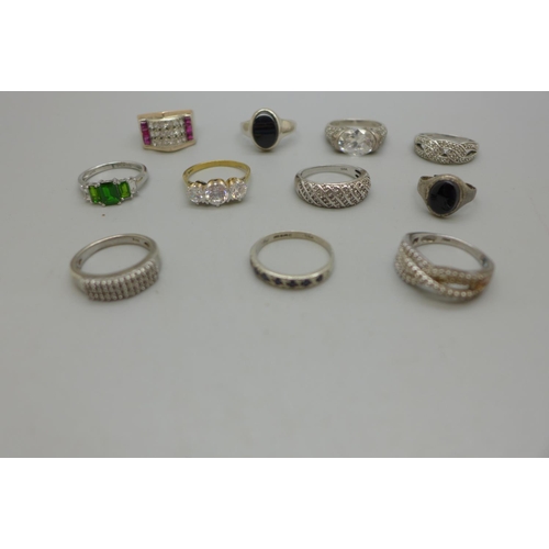 982 - Eleven silver gem set rings, three a/f