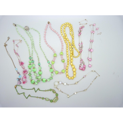 999 - Nine vintage bead necklaces