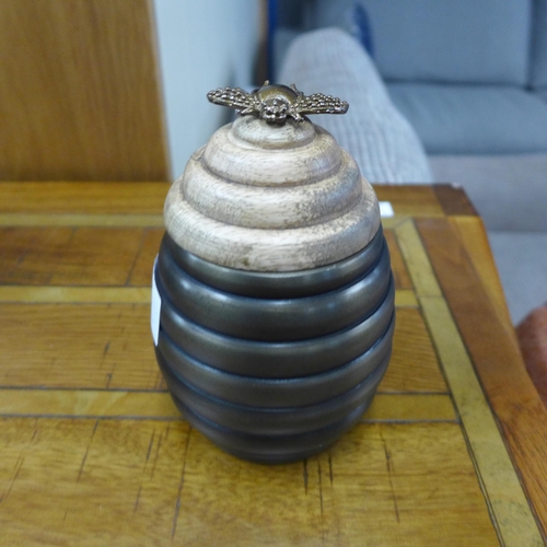 1385 - A potted candle with bee lid H 12cm (342078812)