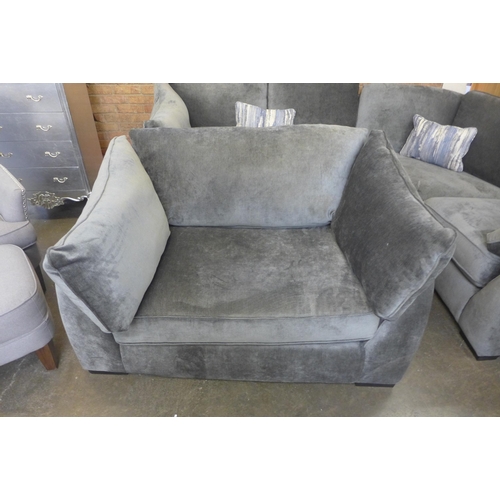 1441 - A Halley Dolce magnesium velvet loveseat