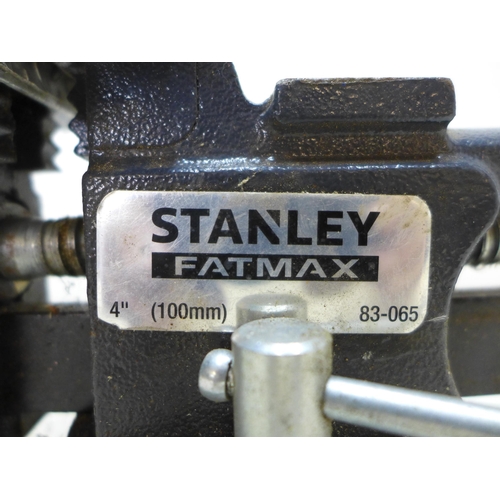 2052 - Stanley Fatmax 4