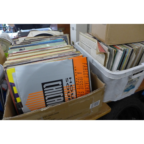 2064 - Approx. 150 LP's/33rpm records, mixed genres; pop/funk, country, easy listening and a box of approx ... 