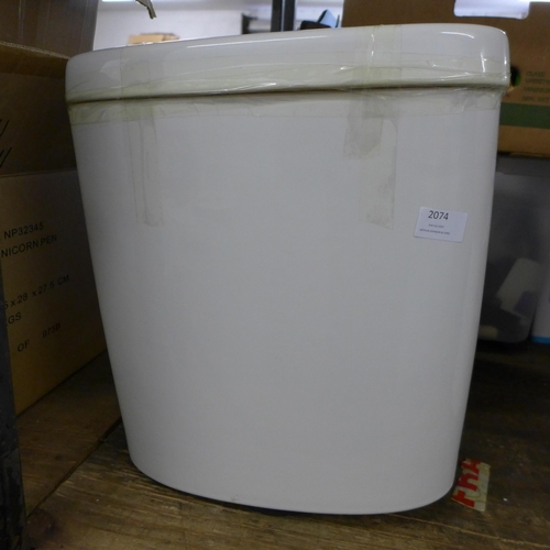 2074 - Wyford white ceramic toilet cistern, unused with fittings