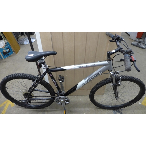 2092 - Ammaco Shimano-equipped mountaineer gents Mtb