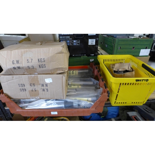 2093 - Approx 48 paint rollers unused in box, approx 15 striker head paint brushes and approx 15 paper hang... 