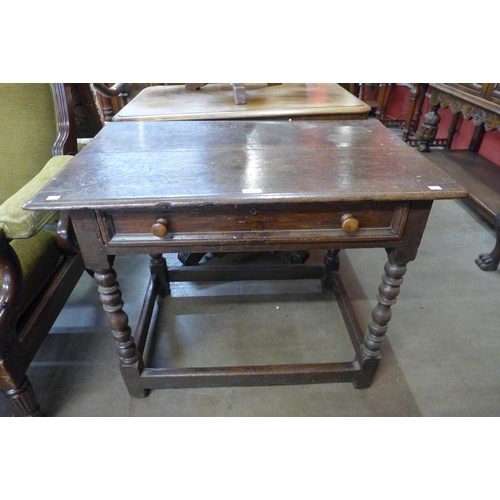 18 - A William III oak single drawer side table