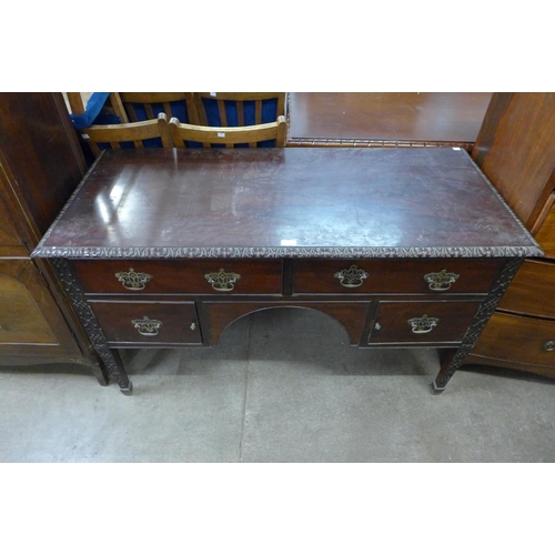 191 - An Edward VII mahogany desk