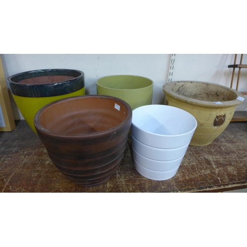 389 - Five terracotta plant pots