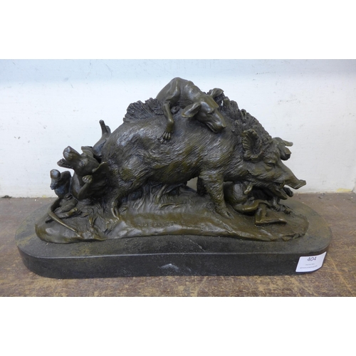 404 - A French style bronze figure of a boar and hounds, manner of Le Coutier, on marble plinth