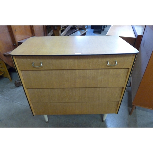 67 - An Avalon Yatton light oak chest of drawers