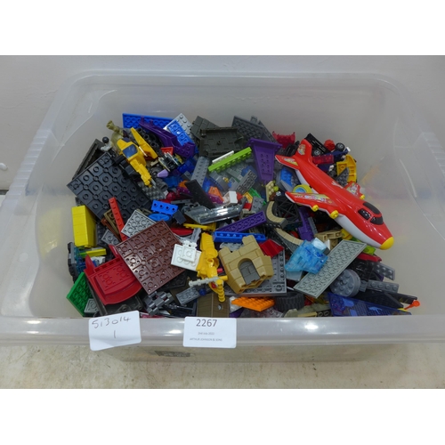 2267 - Tub of approx. 5kg of Lego