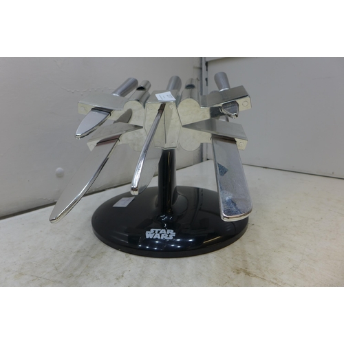 2277 - Stars Wars X-Wing knife holder with 5 various knives