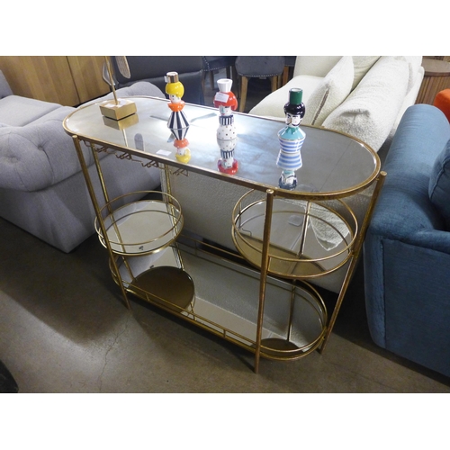 1428 - A gold mirrored drinks bar