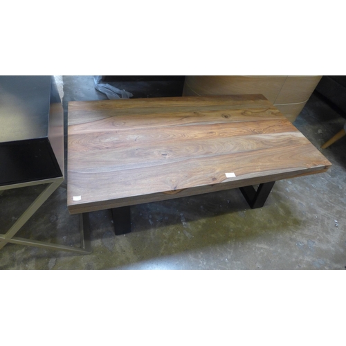 1552 - A hardwood and black metal coffee table