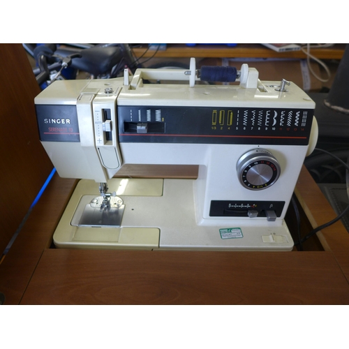 2379 - Singer 6233 1980's sewing machine in work table with padded seat