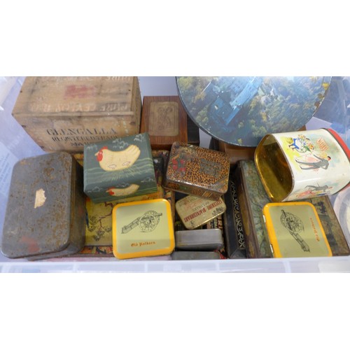 2113 - Approx 24 mixed food, beverage and tobacco boxes and tins, many vintage