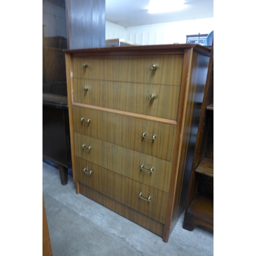 87 - An afromosia chest of drawers