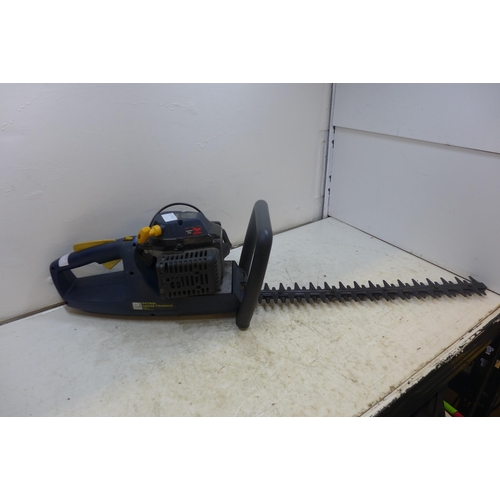 2051 - Pro Performance petrol-driven hedge trimmer 21 inch blade.