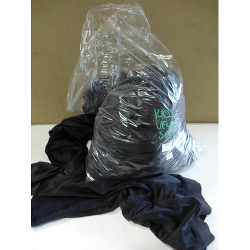 3089 - Bag of Girl's Black velour tracksuit sets, mixed sizes * this lot is subject to VAT