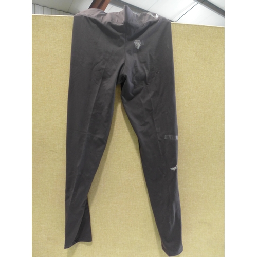 3090 - Box of Women's Black Maidenform control leggings, mixed sizes * this lot is subject to VAT