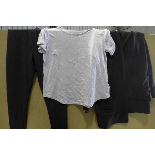 3099 - Bag of Women's Black and Grey Carole Hochman loungewear, mixed sizes and styles * this lot is subjec... 