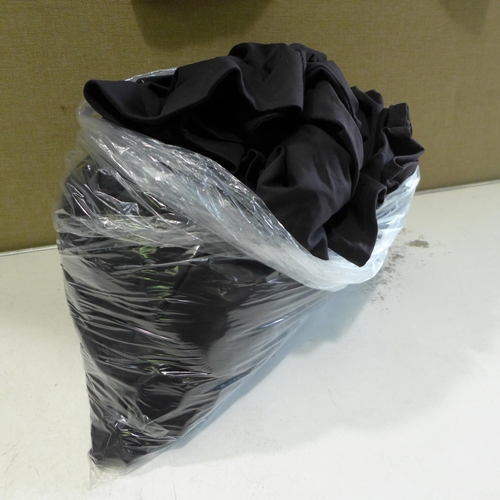 3103 - Bag of Women's Black Maidenform control leggings, mixed sizes * this lot is subject to VAT