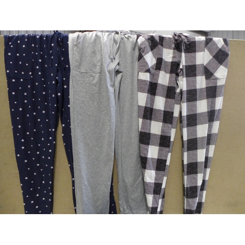3104 - Bag of Women's Lucky Brand sleep and loungewear, various styles and sizes * this lot is subject to V... 