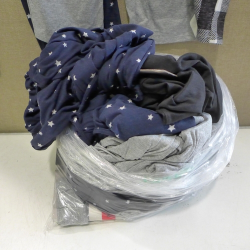 3104 - Bag of Women's Lucky Brand sleep and loungewear, various styles and sizes * this lot is subject to V... 