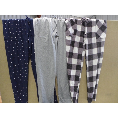 3106 - Bag of Women's Lucky Brand sleep and loungewear, various styles and sizes * this lot is subject to V... 