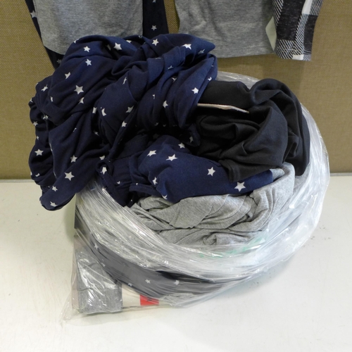 3106 - Bag of Women's Lucky Brand sleep and loungewear, various styles and sizes * this lot is subject to V... 