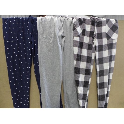 3107 - Bag of Women's Lucky Brand sleep and loungewear, various styles and sizes * this lot is subject to V... 