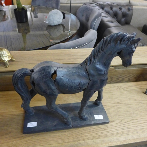1361 - A large Tamir antique effect horse statue H 41cm (925387149)