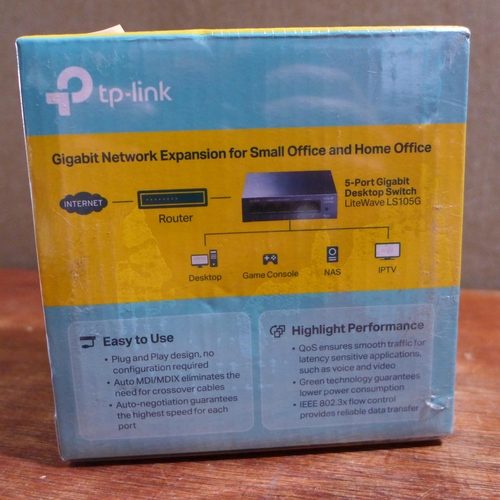 3065 - Two TP-Link 5-Port Gigabit desktop switches (LS105G)