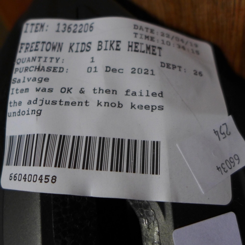 3081 - Freetown Kids Bike Helmet  (254-223)   * This lot is subject to vat