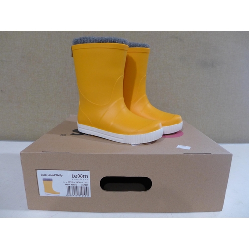 3102 - Pair of Children's sock-lined Yellow Wellingtons UK size 11/12 * this lot is subject to VAT