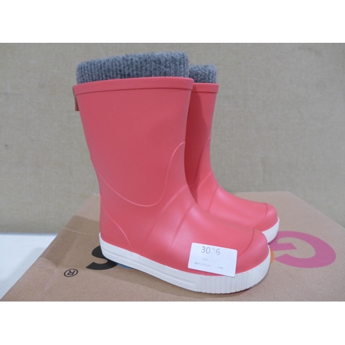 3106 - Pair of Children's sock-lined Pink Wellingtons, UK size 8.5/9 * this lot is subject to VAT