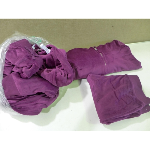 3116 - Bag of Children's Purple velour tracksuits, mixed sizes * this lot is subject to VAT