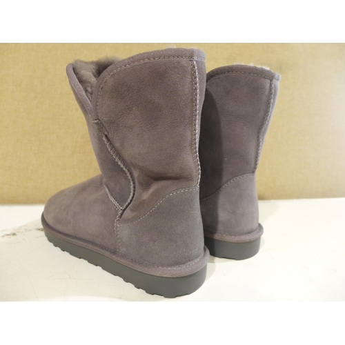 3123 - Pair of Women's Grey sheepskin style boots, UK size 8 * this lot is subject to VAT