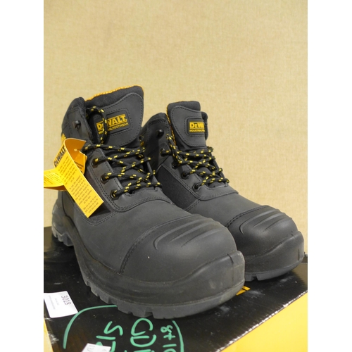 3124 - Pair of Men's Black DeWalt steel toe cap work boot (odd sized 1x 8 1x10 - Display) * this lot is sub... 