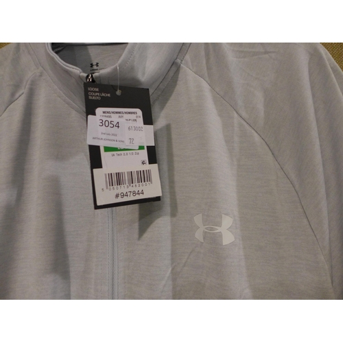 3159 - Men's Light Grey half-zip Under Armour loose fit top, size L * this lot is subject to VAT