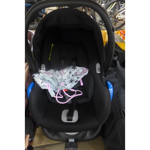 2152 - Gold Belecco pushchair & car safety seat with Rebl seat cover