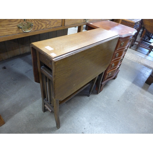 174 - A Victorian oak Sutherland table